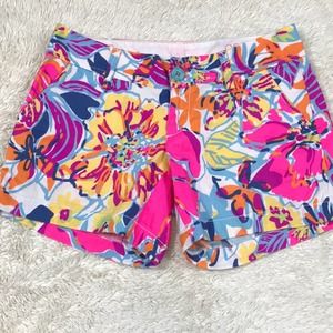 Lilly Pulitzer Callahan Short 5" inseam in Besame Mucho Size 00